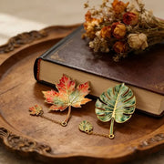 Vintage Leaf Metal Bookmark with Pendant – Gift for Book Lovers